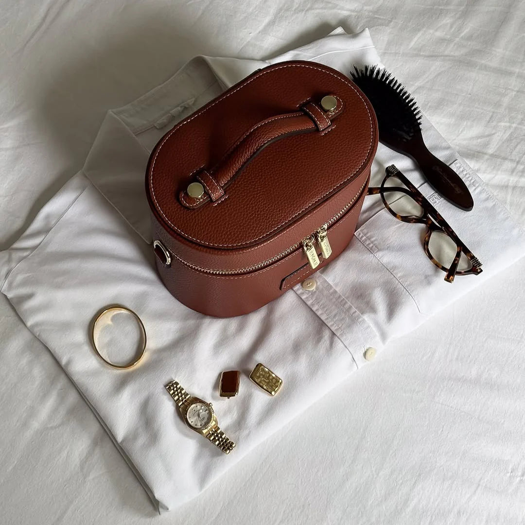 Glam Oval Toiletry Case Limited edition