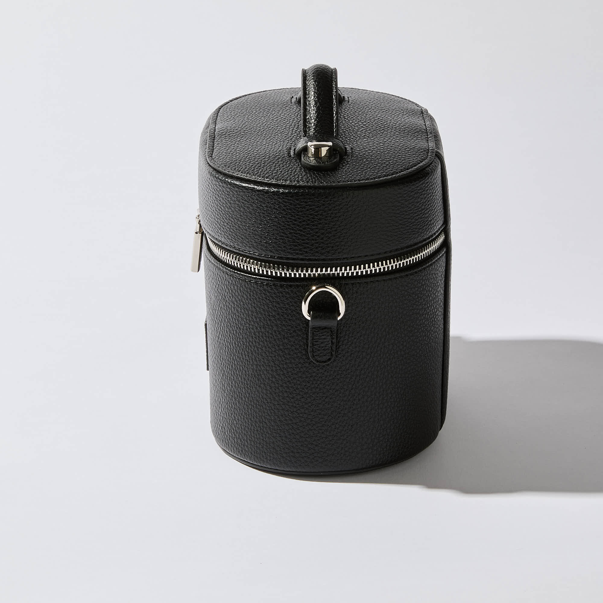 Glam Oval Toiletry Case Limited edition