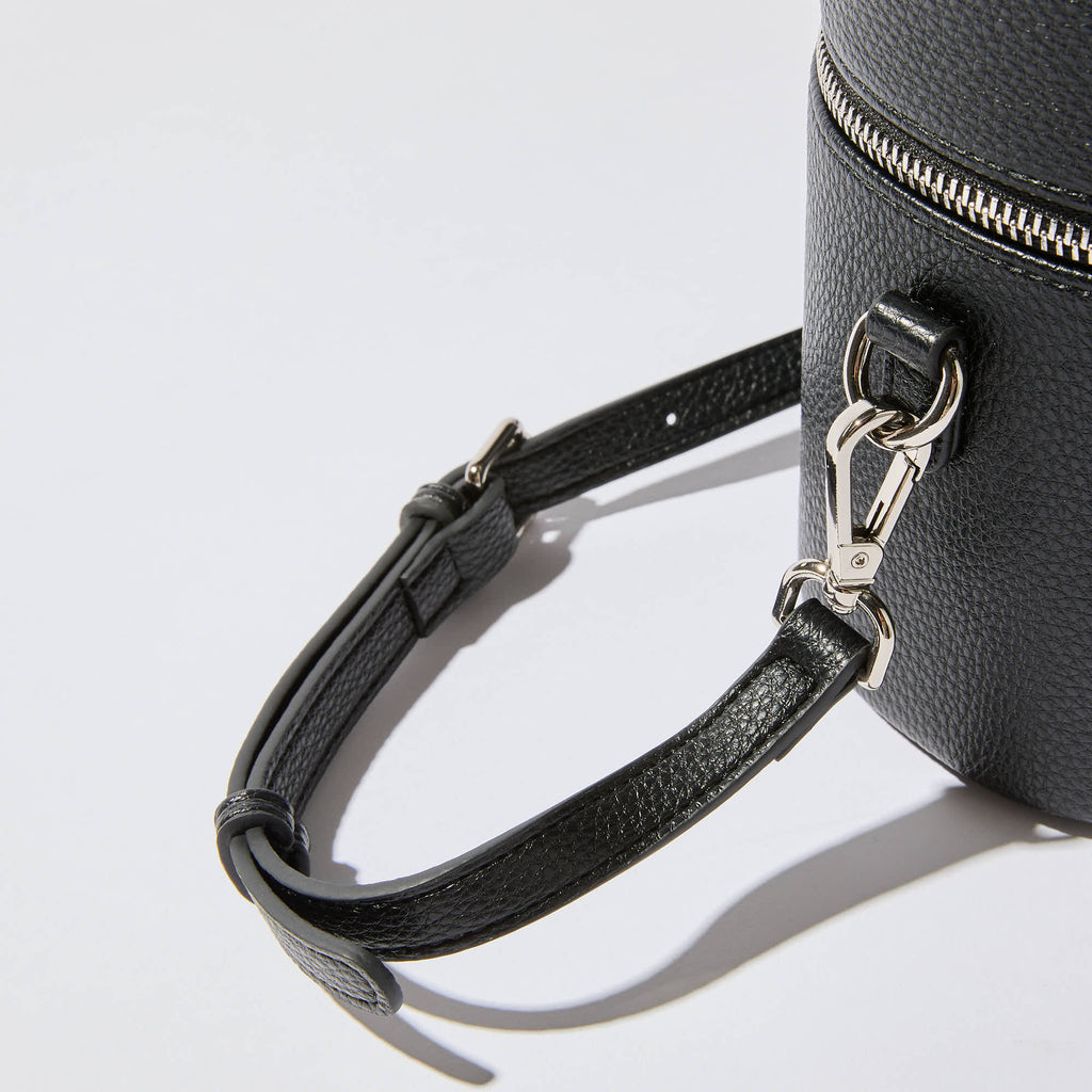 Glam Oval Toiletry Case Limited edition