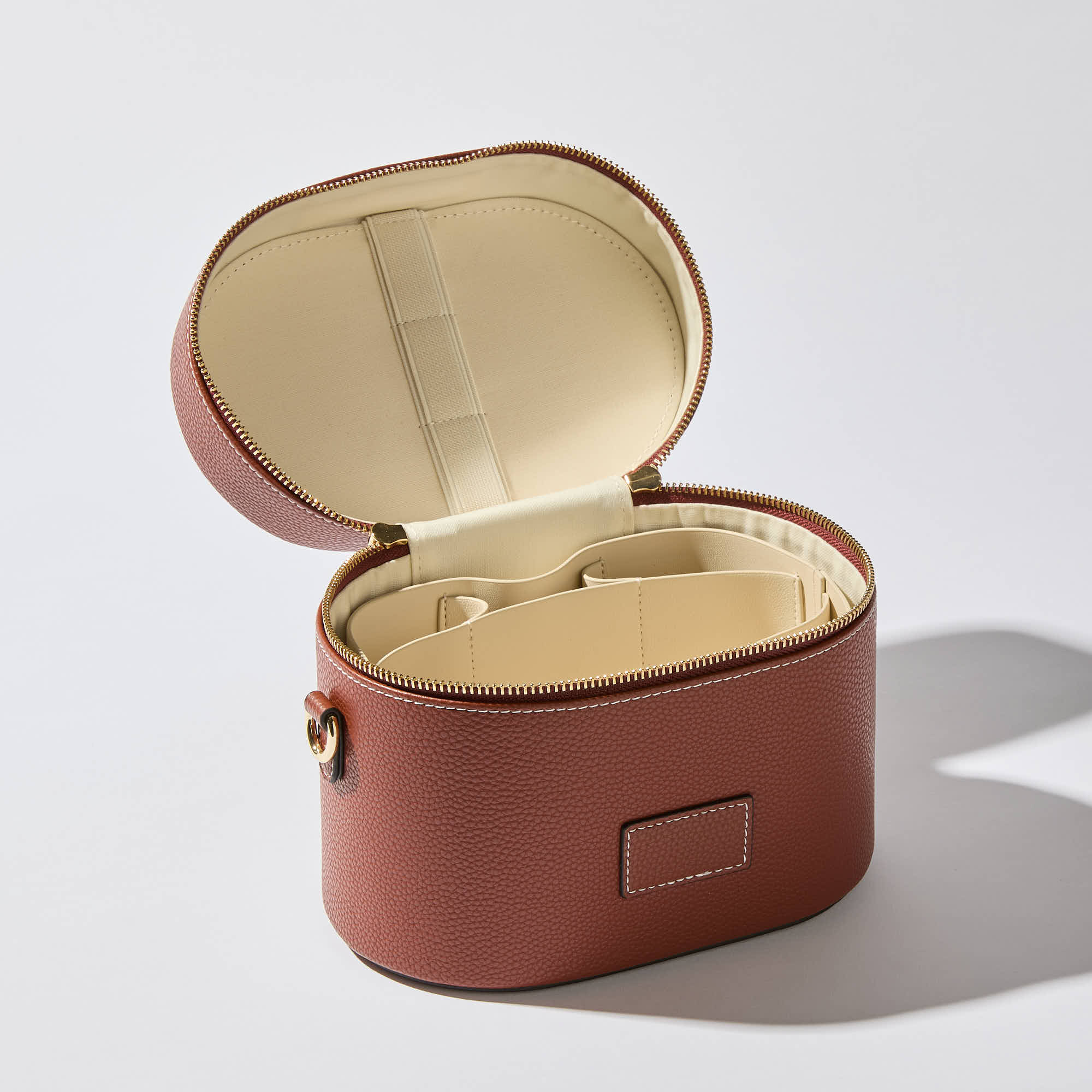 Glam Oval Toiletry Case Limited edition